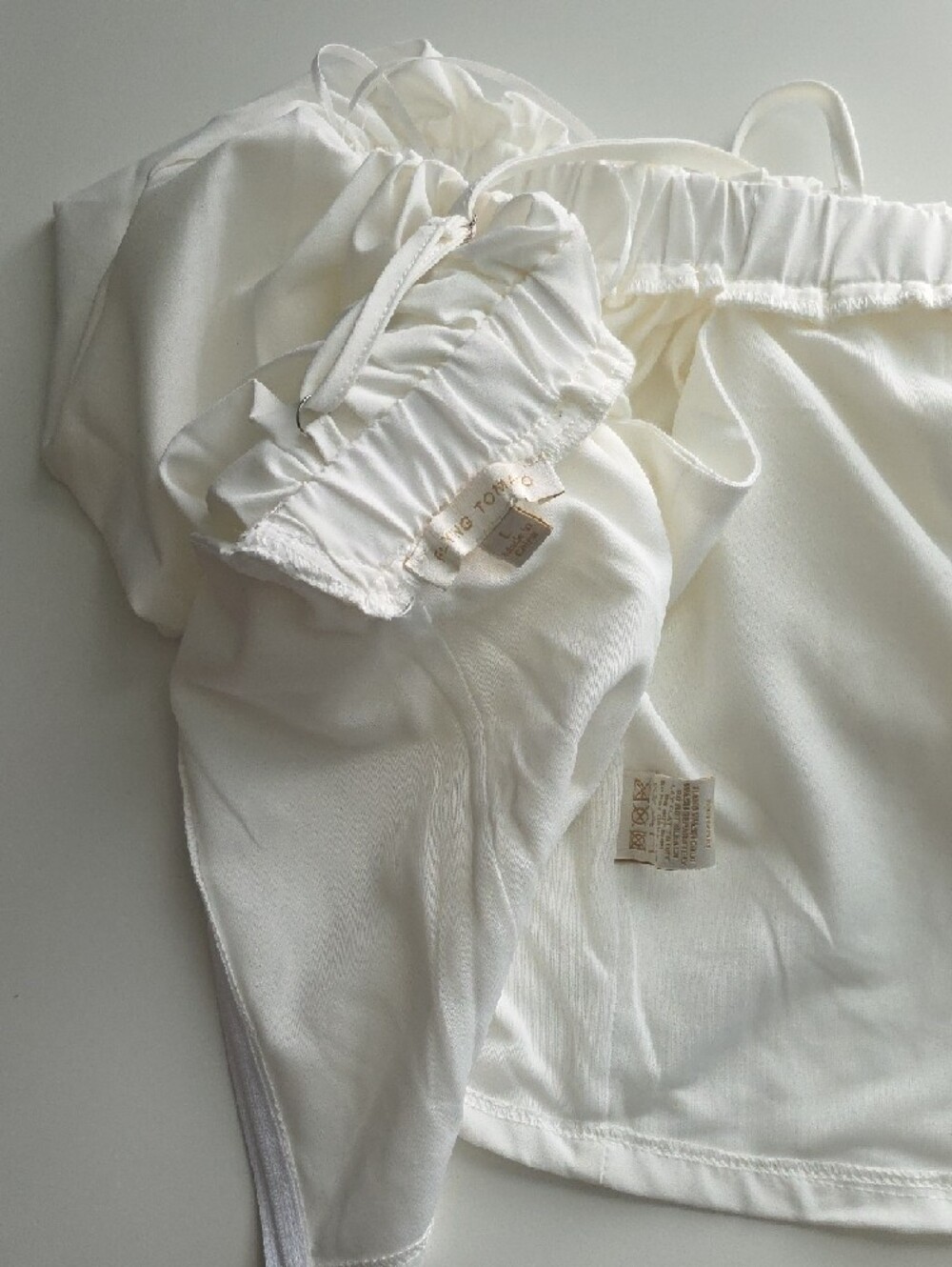 White Off-Shoulder Ruffle Top by - Picture 4 of 4